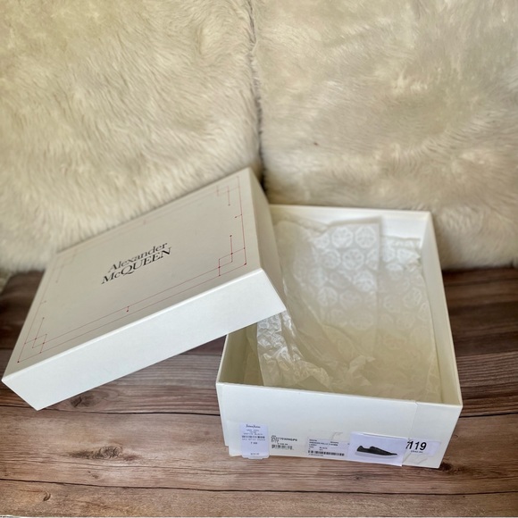 Empty Alexander McQueen Signature Packaging (Shoe Box) - Picture 6 of 12
